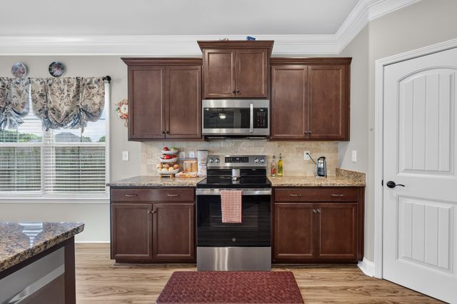 48 Hancock Branch Dr, Fayetteville, TN 37334