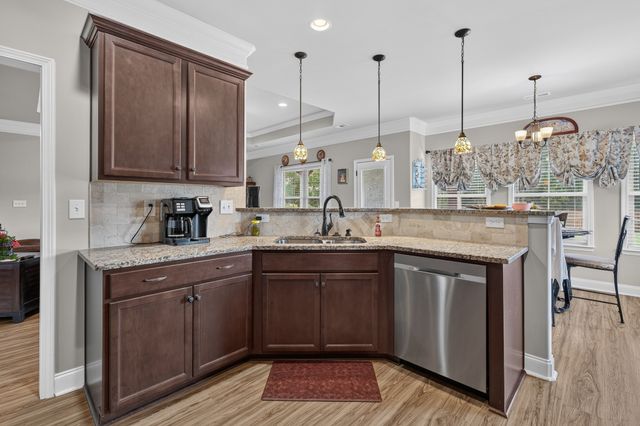 48 Hancock Branch Dr, Fayetteville, TN 37334