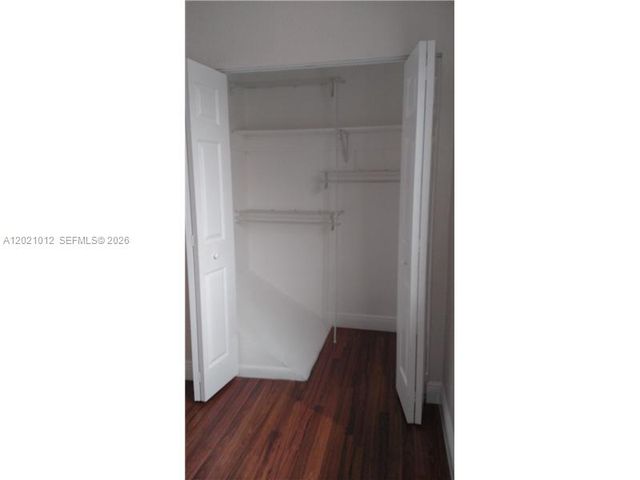 8025 NW 8th St 12, Miami, FL 33126
