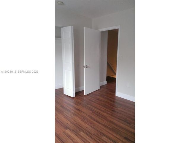 8025 NW 8th St 12, Miami, FL 33126