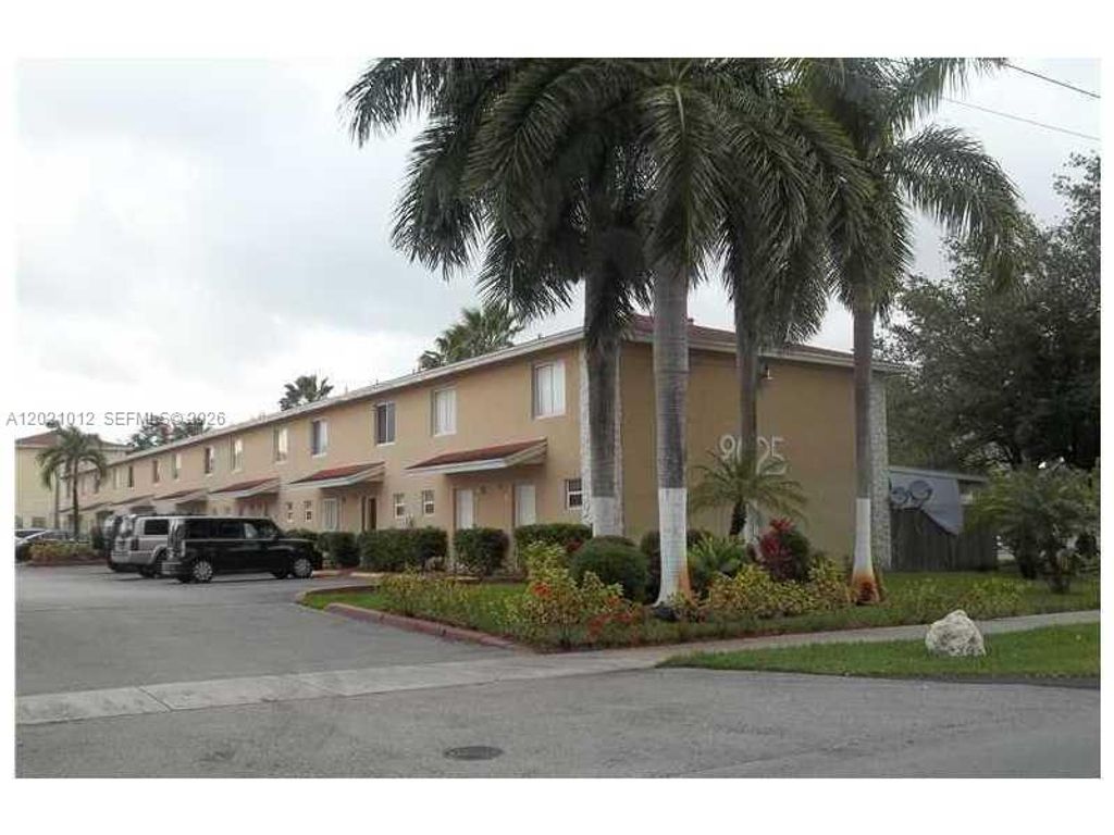 8025 NW 8th St 12, Miami, FL 33126
