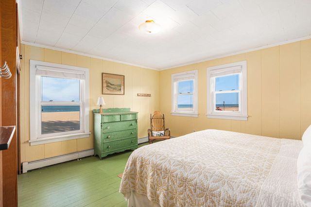 30 Lakeshore Drive, South Haven, MI 49090