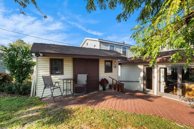 30 Lakeshore Drive, South Haven, MI 49090