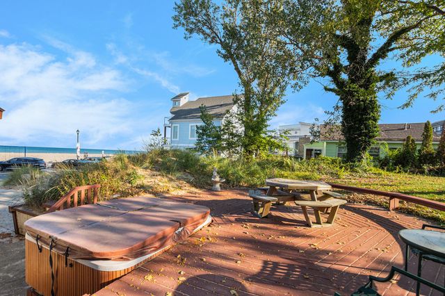 30 Lakeshore Drive, South Haven, MI 49090
