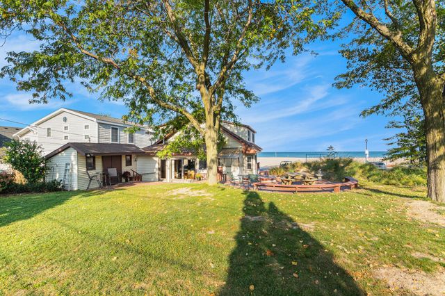 30 Lakeshore Drive, South Haven, MI 49090