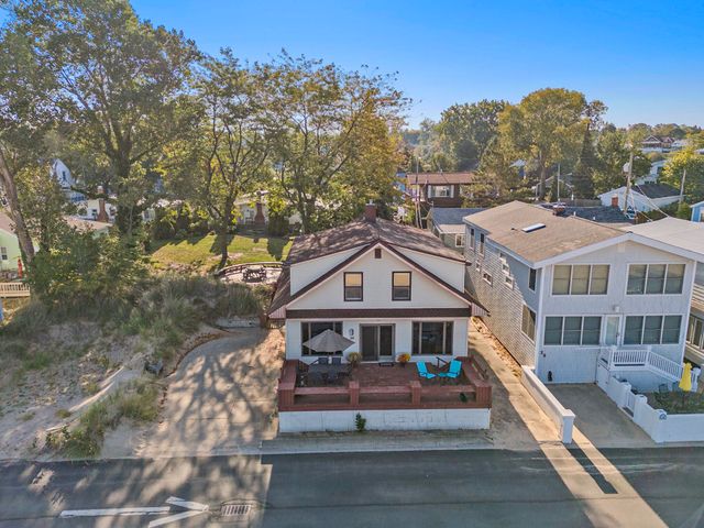 30 Lakeshore Drive, South Haven, MI 49090
