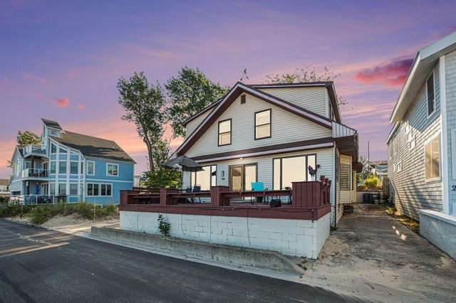 30 Lakeshore Drive, South Haven, MI 49090