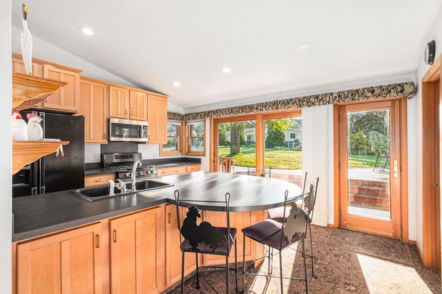 30 Lakeshore Drive, South Haven, MI 49090
