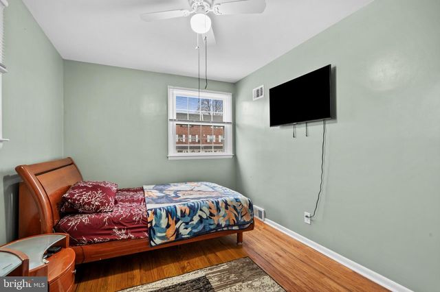 8912 TURTON DR, Philadelphia, PA 19115