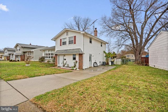 8912 TURTON DR, Philadelphia, PA 19115