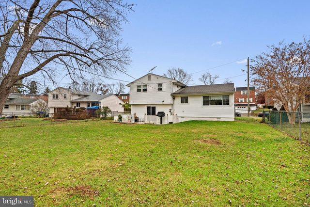 8912 TURTON DR, Philadelphia, PA 19115