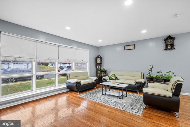 8912 TURTON DR, Philadelphia, PA 19115