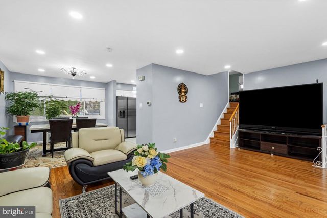 8912 TURTON DR, Philadelphia, PA 19115