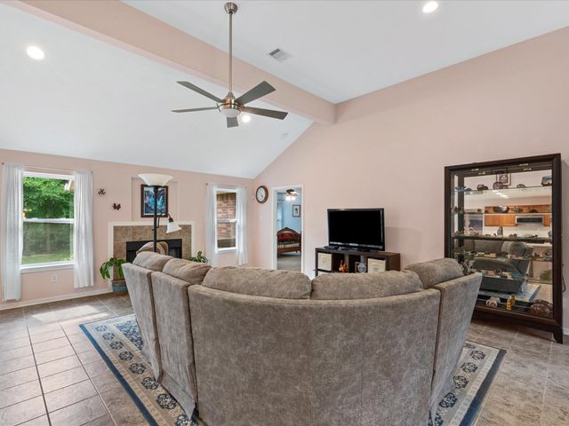 605 Pelican Street, Magnolia, TX 77355