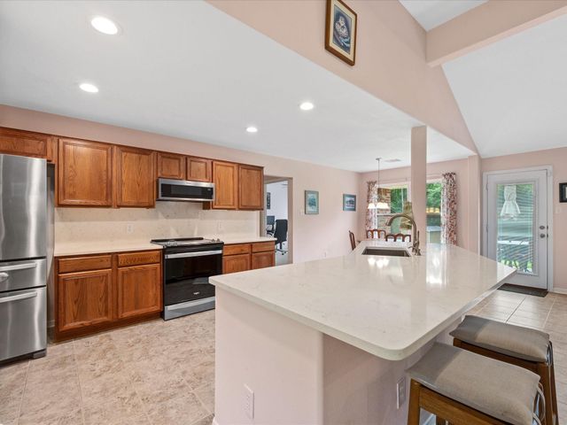 605 Pelican Street, Magnolia, TX 77355