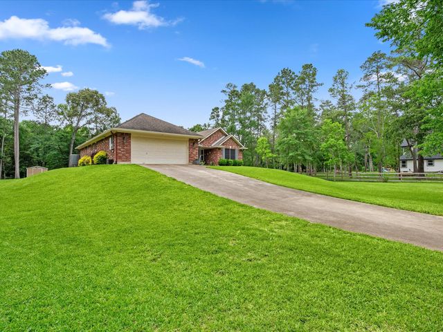 605 Pelican Street, Magnolia, TX 77355