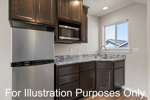 7871 Houston Loop, White City, OR 97503