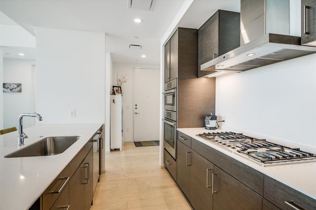 301 West Ave 4002, Austin, TX 78701