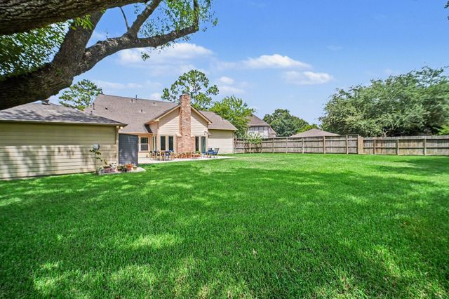 11119 Holly Springs Drive, Houston, TX 77042