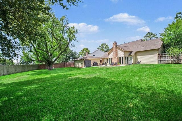 11119 Holly Springs Drive, Houston, TX 77042