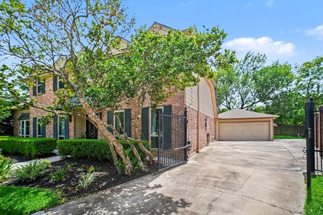11119 Holly Springs Drive, Houston, TX 77042