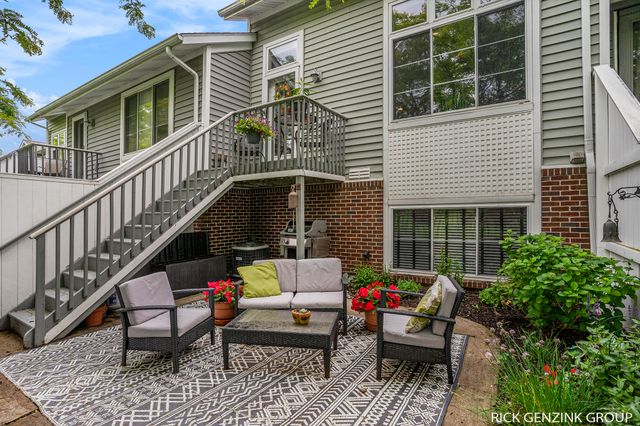 310 Northeast Crossing, Holland City, MI 49423
