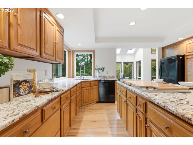 14300 Sw HAZEL HILL Dr, Tigard, OR 97224