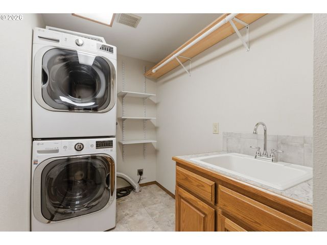 14300 Sw HAZEL HILL Dr, Tigard, OR 97224