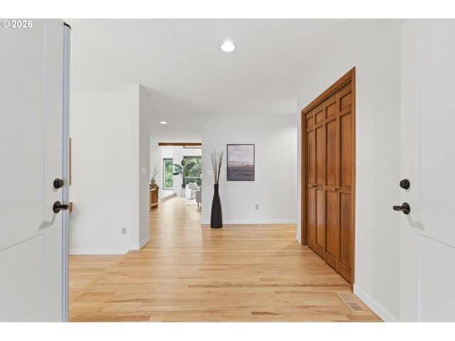 14300 Sw HAZEL HILL Dr, Tigard, OR 97224