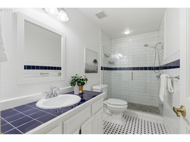 14300 Sw HAZEL HILL Dr, Tigard, OR 97224