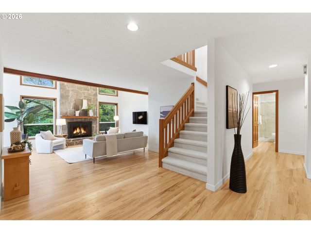 14300 Sw HAZEL HILL Dr, Tigard, OR 97224