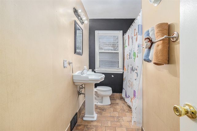 56 Garden Avenue, Battle Creek, MI 49017