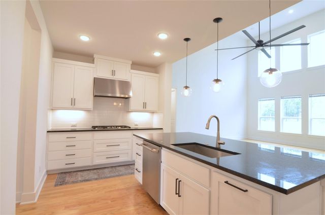 187 Tierra TRL, Dripping Springs, TX 78620