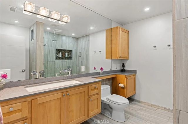 24852 Buckboard Lane, Laguna Hills, CA 92653