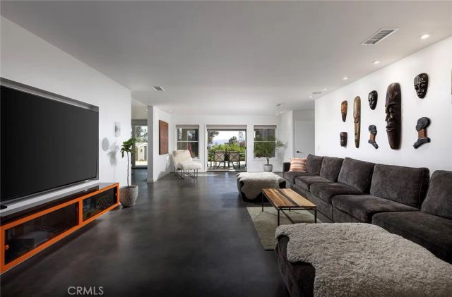 24852 Buckboard Lane, Laguna Hills, CA 92653