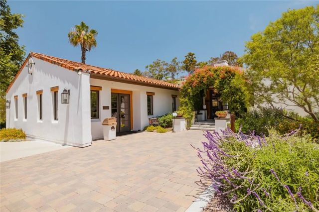 24852 Buckboard Lane, Laguna Hills, CA 92653