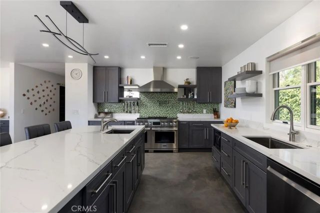 24852 Buckboard Lane, Laguna Hills, CA 92653