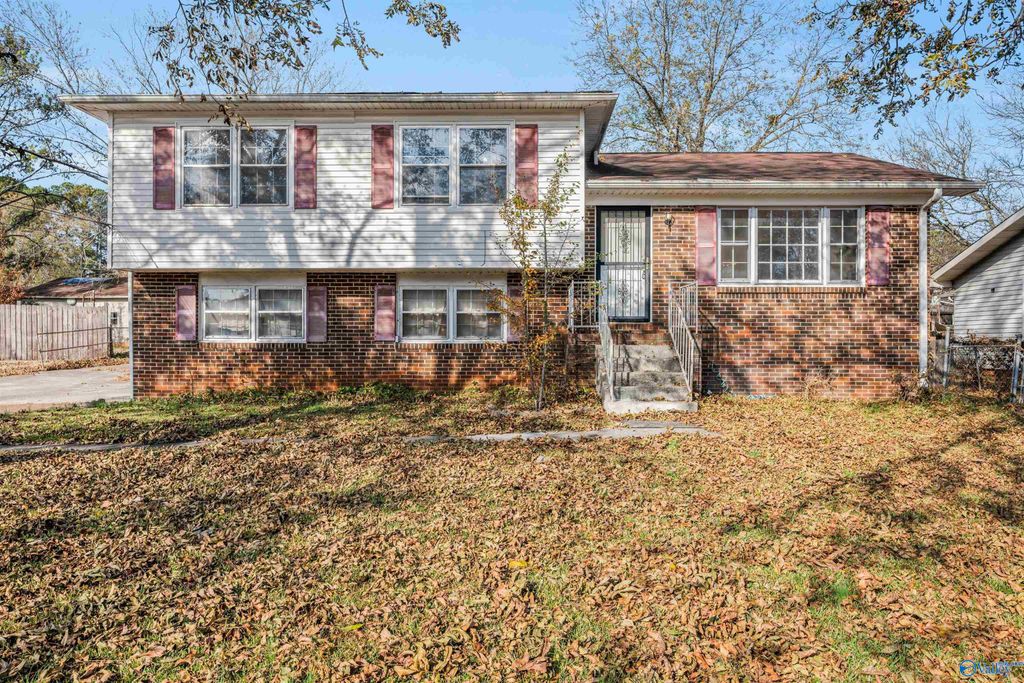 3020 Teton Circle NW, Huntsville, AL 35810