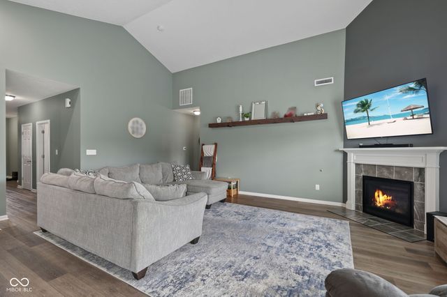 89 Larimar Way, Whiteland, IN 46184