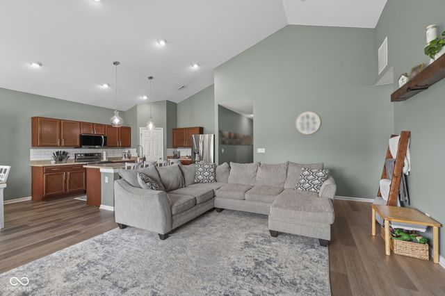 89 Larimar Way, Whiteland, IN 46184
