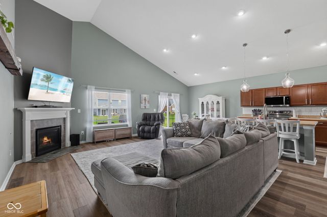 89 Larimar Way, Whiteland, IN 46184