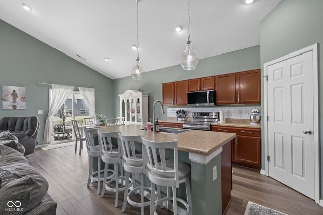 89 Larimar Way, Whiteland, IN 46184