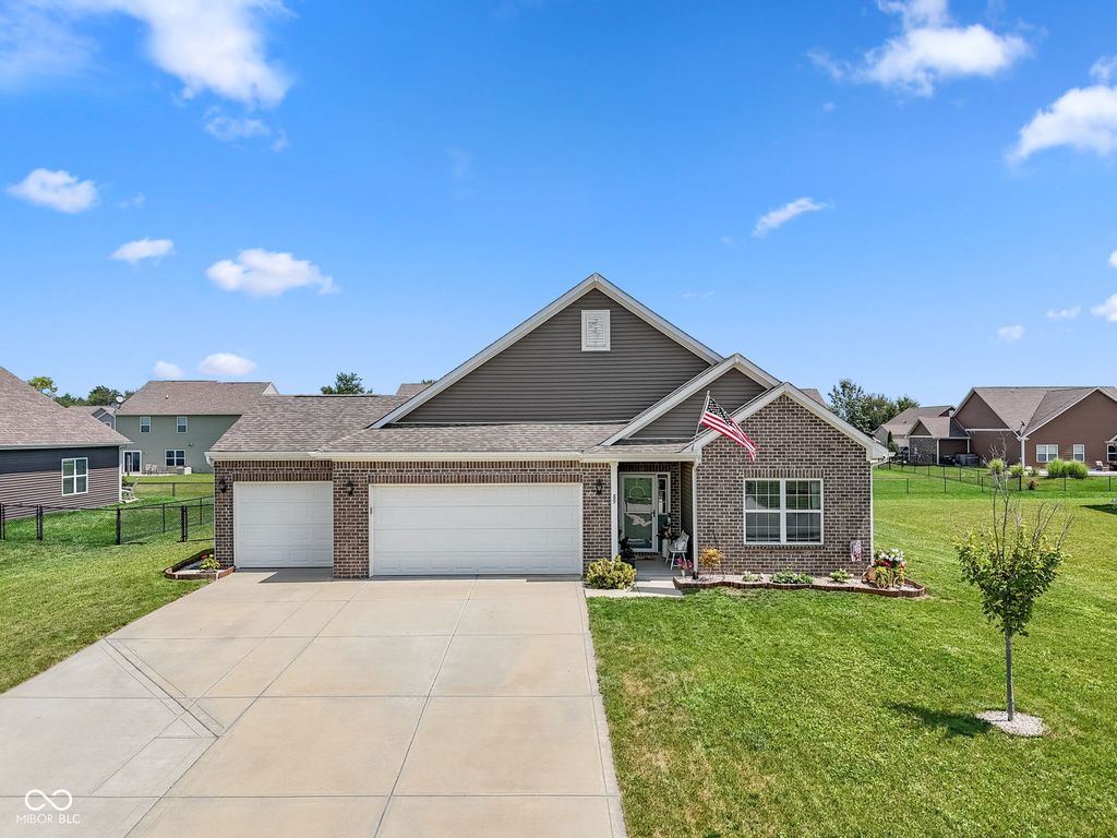 89 Larimar Way, Whiteland, IN 46184