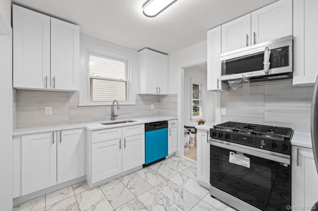 2 Fordham Place, Hempstead, NY 11550