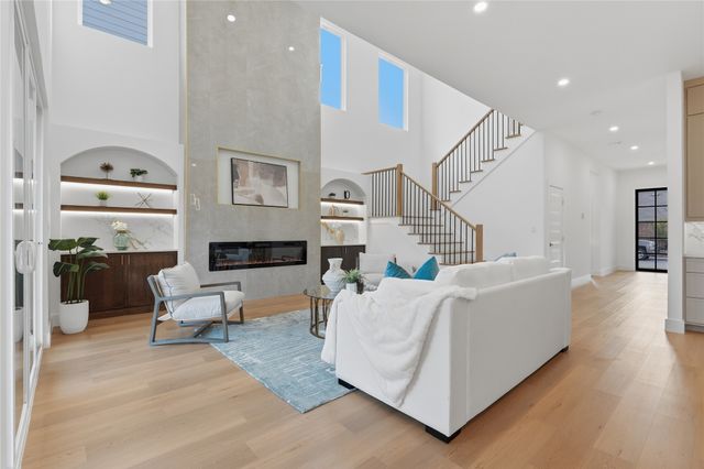 3424 Navaro Street, Dallas, TX 75212