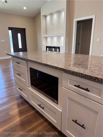 321 Roadrunner Avenue, Sebring, FL 33870