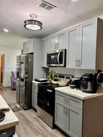 11893 SW 197th St, Miami, FL 33177