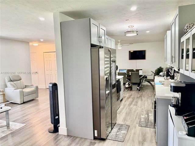 11893 SW 197th St, Miami, FL 33177