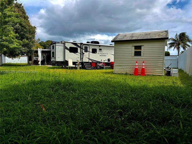 11893 SW 197th St, Miami, FL 33177