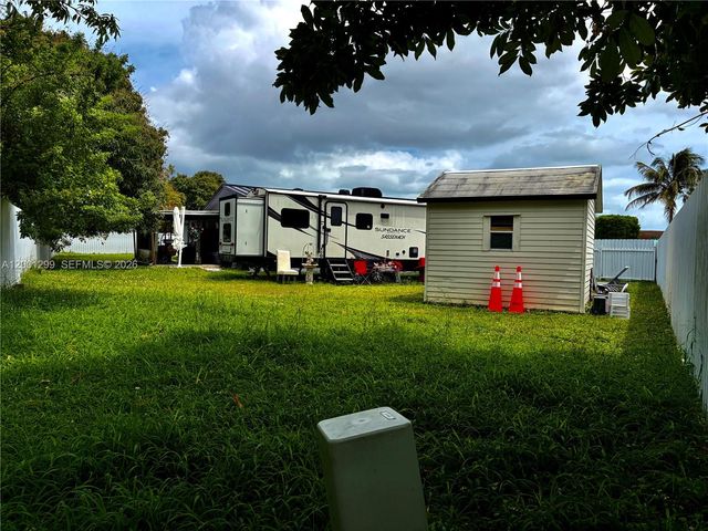 11893 SW 197th St, Miami, FL 33177